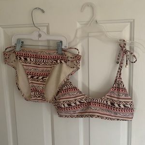 Xhilaration Women’s Patterned Bikini Set
